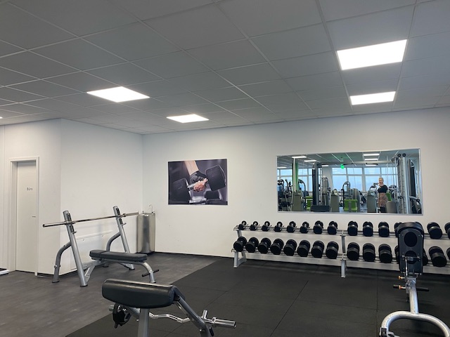 fitplus Fitnessstudio Lonsee Freihanteltraining_1
